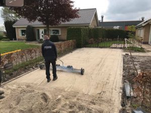 Aanleg voortuin met mooie materialen